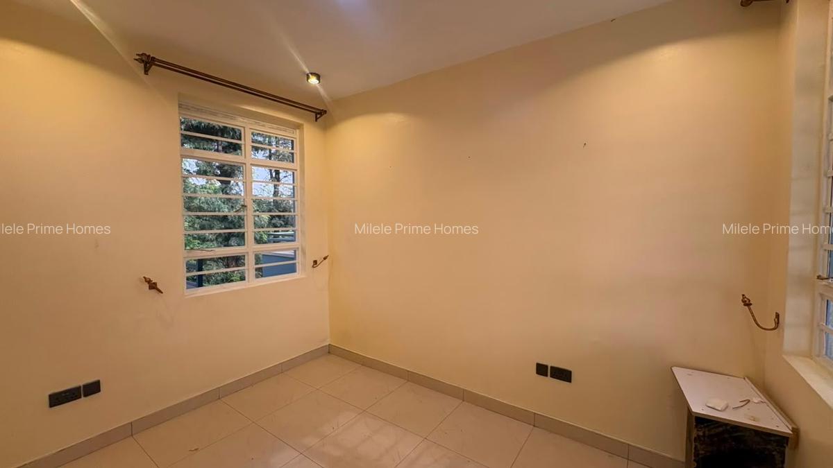 4 Bed Villa with En Suite at Garden Estate - 12