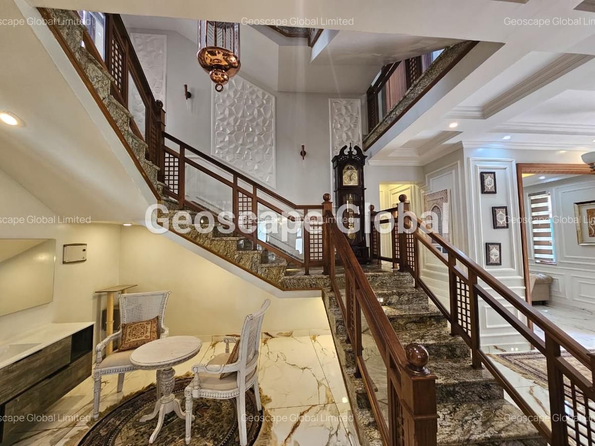 6 Bed House with En Suite in Lavington - 8