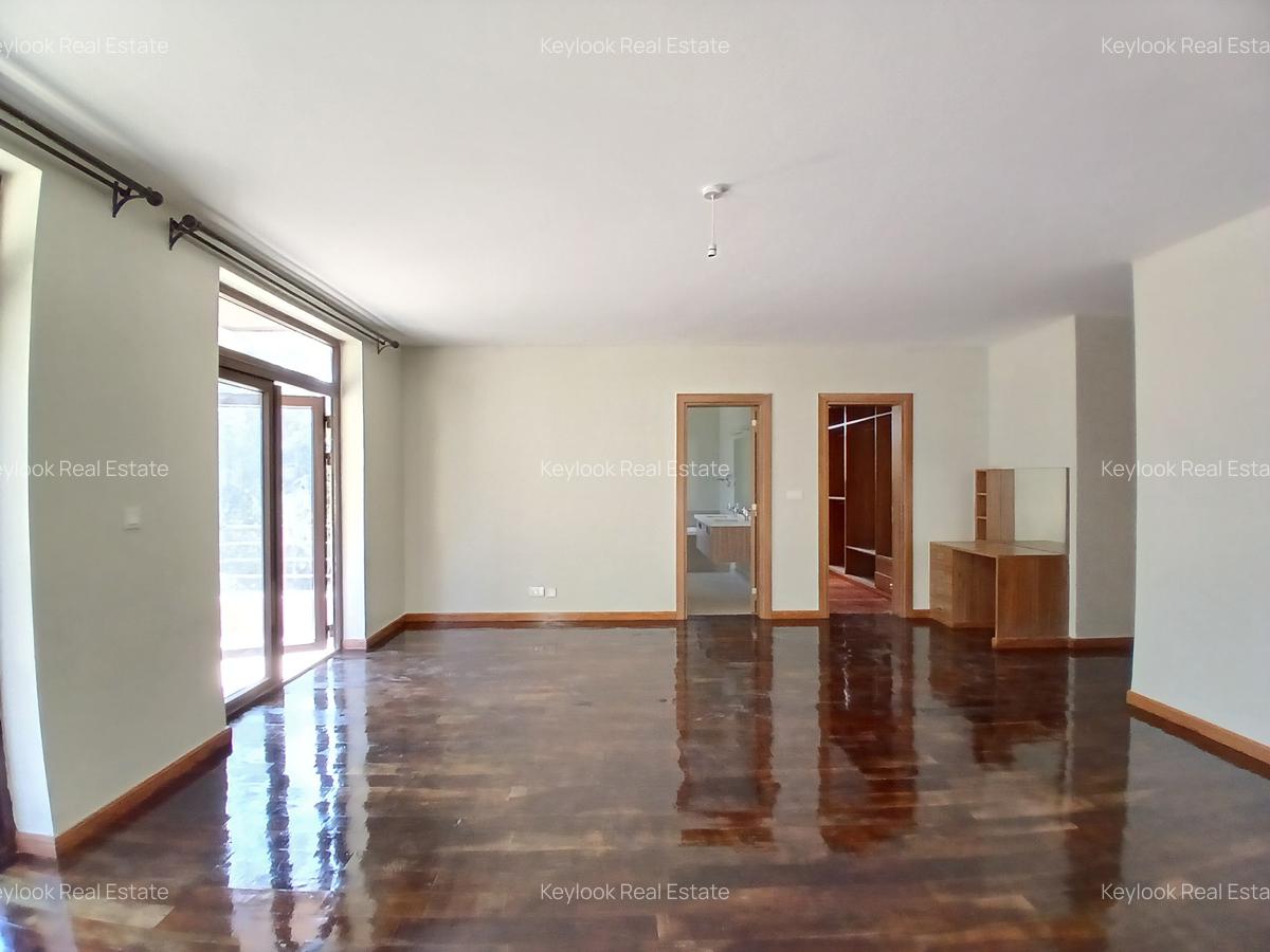 5 Bed Townhouse with En Suite at Lavington Green - 11