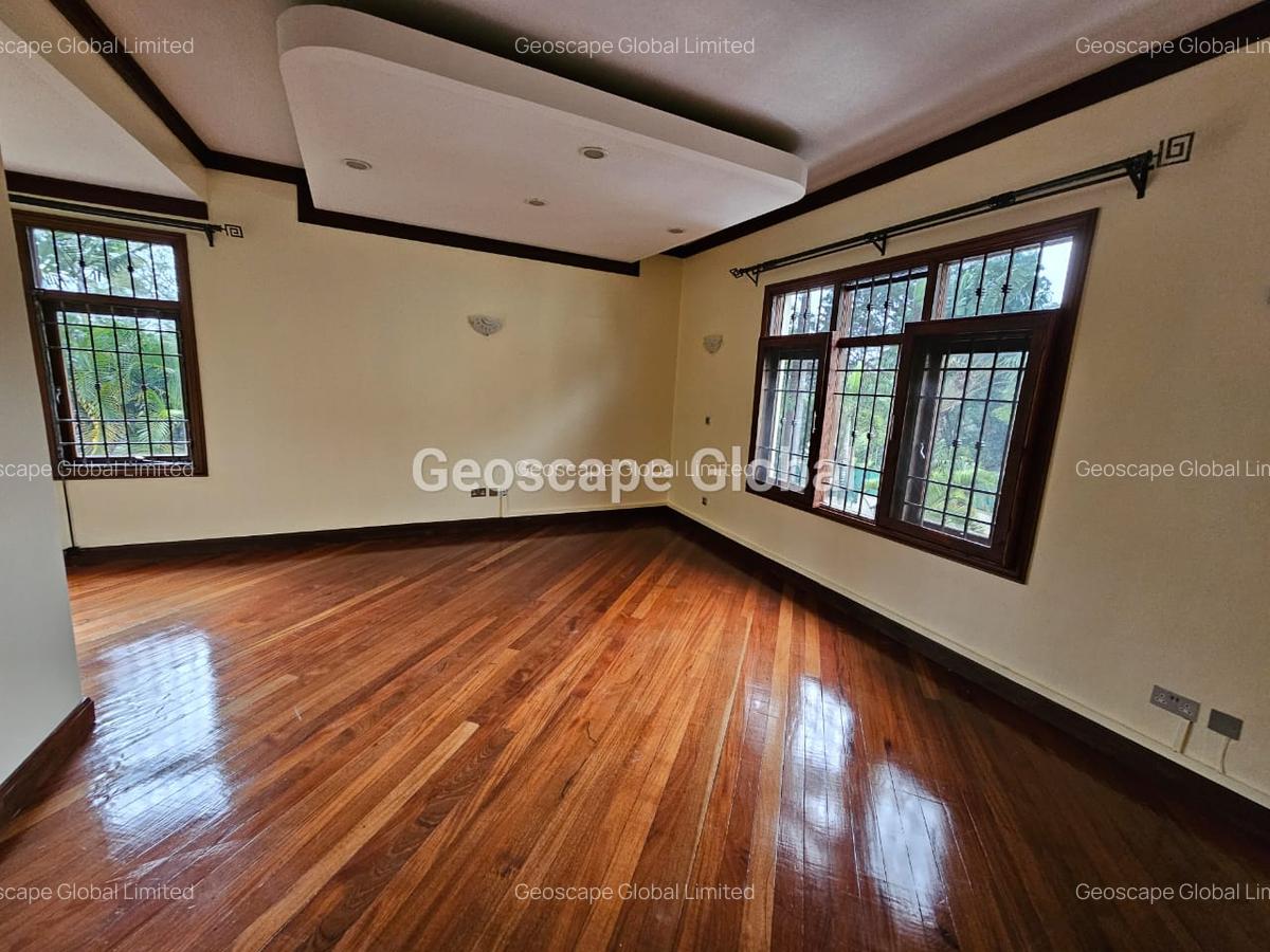 4 Bed House with En Suite in Spring Valley - 10