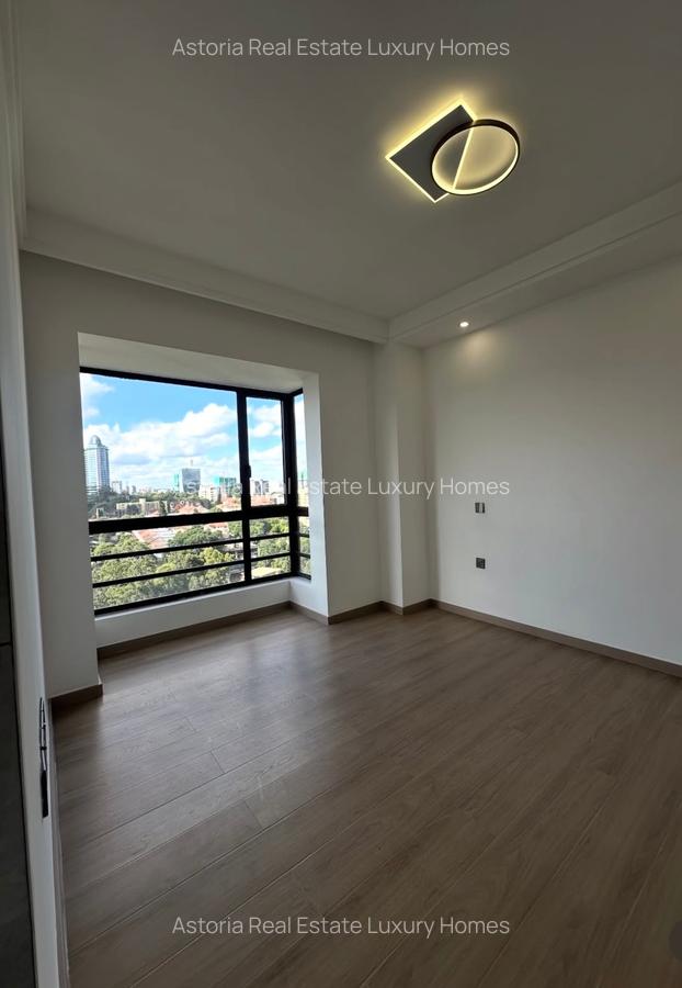 3 Bed Apartment with En Suite in Lavington - 5