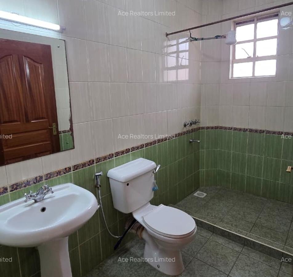 3 Bed Apartment with En Suite at 3Rd Parklands Nairobi - 14
