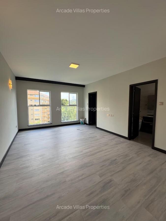 3 Bed Apartment with En Suite in Riverside - 18