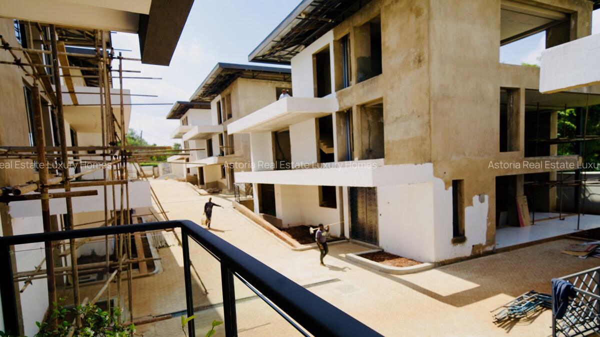5 Bed Villa with En Suite at 2026-378 - 14