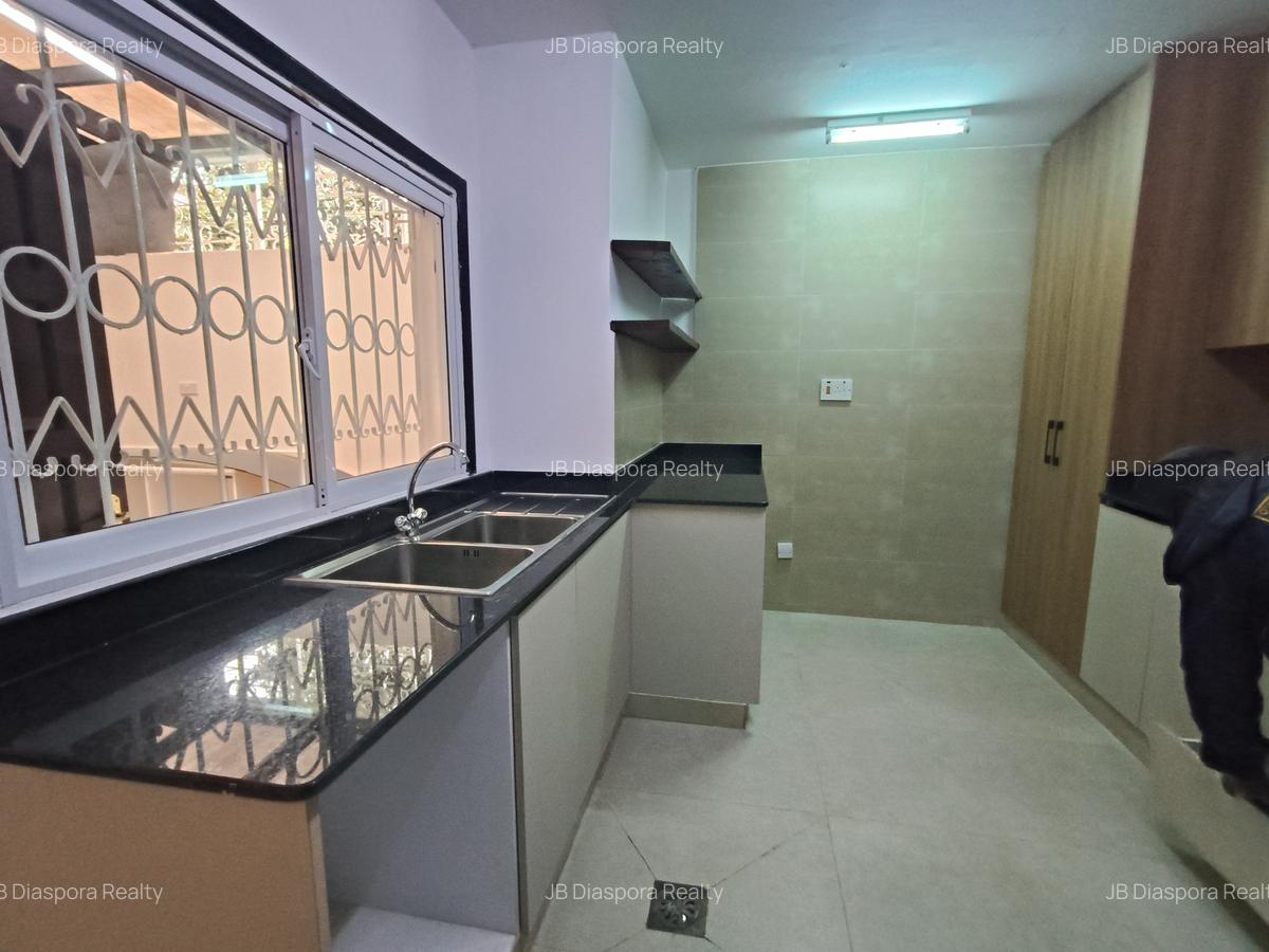 3 Bed Townhouse with En Suite at School Lane - 6