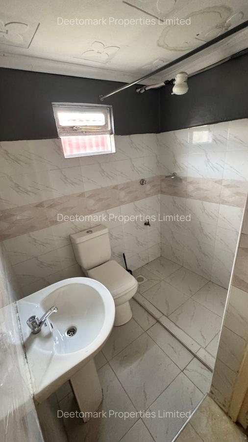 4 Bed House with En Suite at Karen End - 13