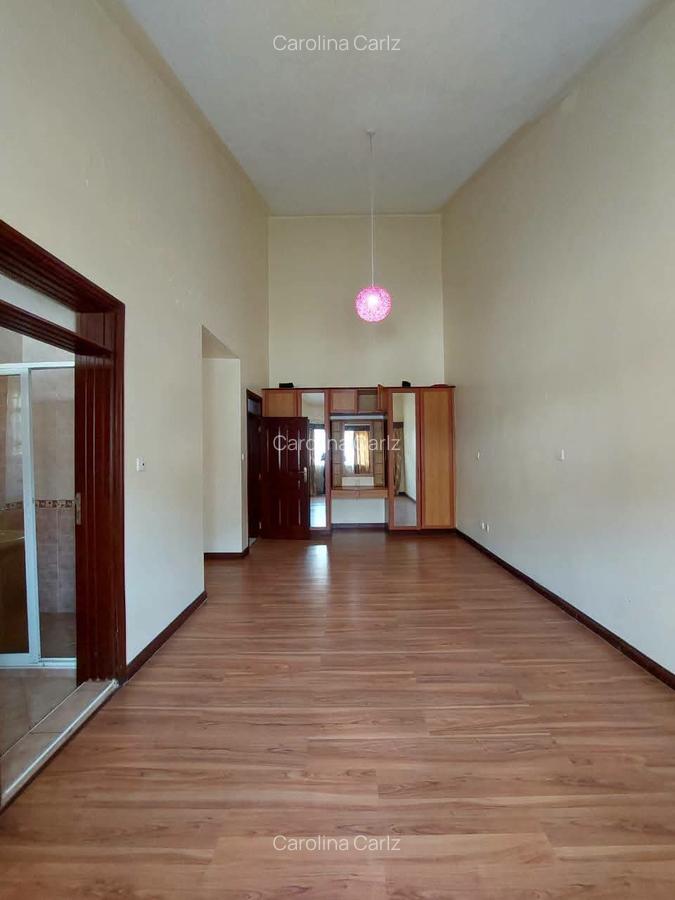 4 Bed Townhouse with En Suite at Brookside Drive - 4