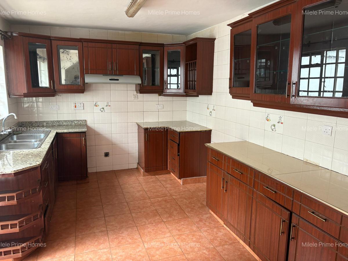 4 Bed Townhouse with En Suite at Matundu Lane - 14