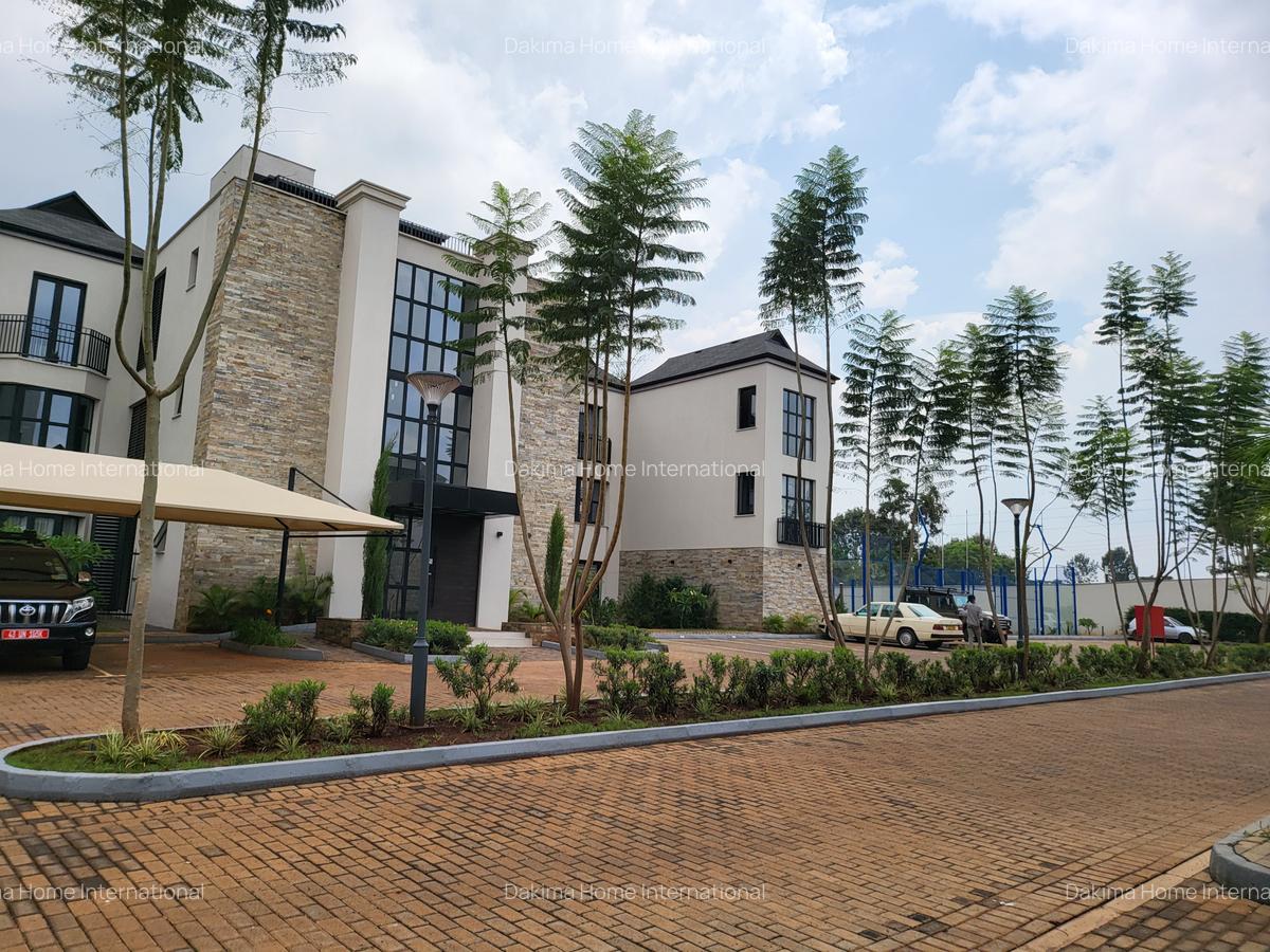 4 Bed Townhouse with En Suite in Runda - 1