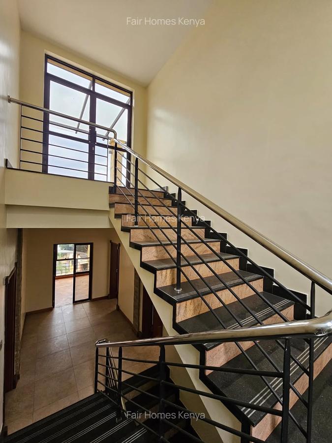 5 Bed Townhouse with En Suite at Lavington Green - 19