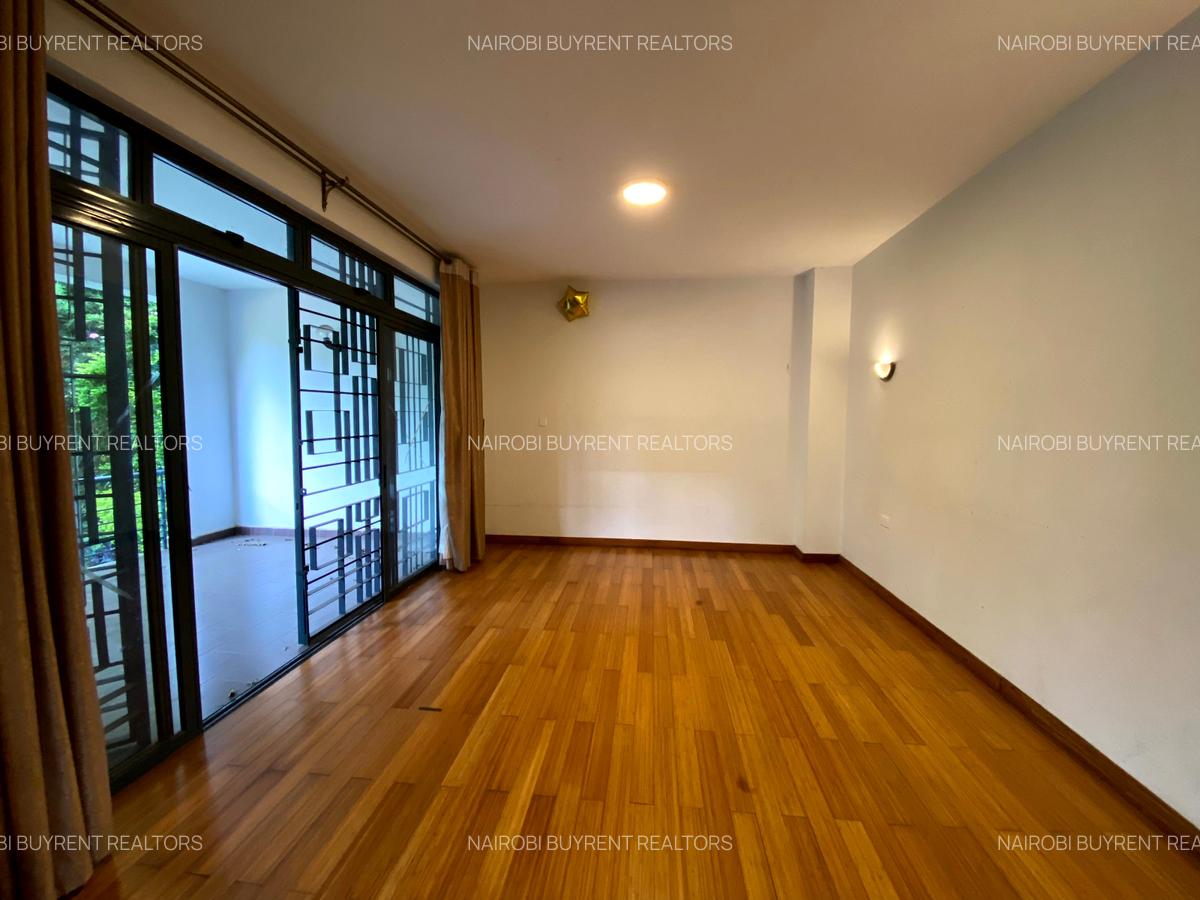 5 Bed Townhouse with En Suite in Kyuna - 4