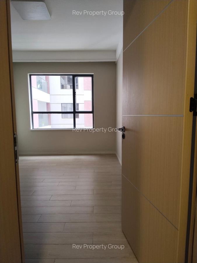 1 Bed Apartment with En Suite in Lavington - 4