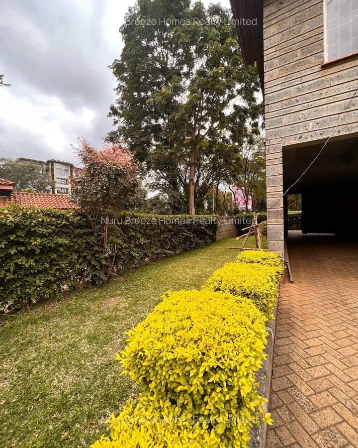 4 Bed Townhouse with En Suite in Lavington - 11