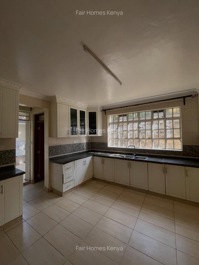 5 Bed Townhouse with En Suite at Lavington Green - 2
