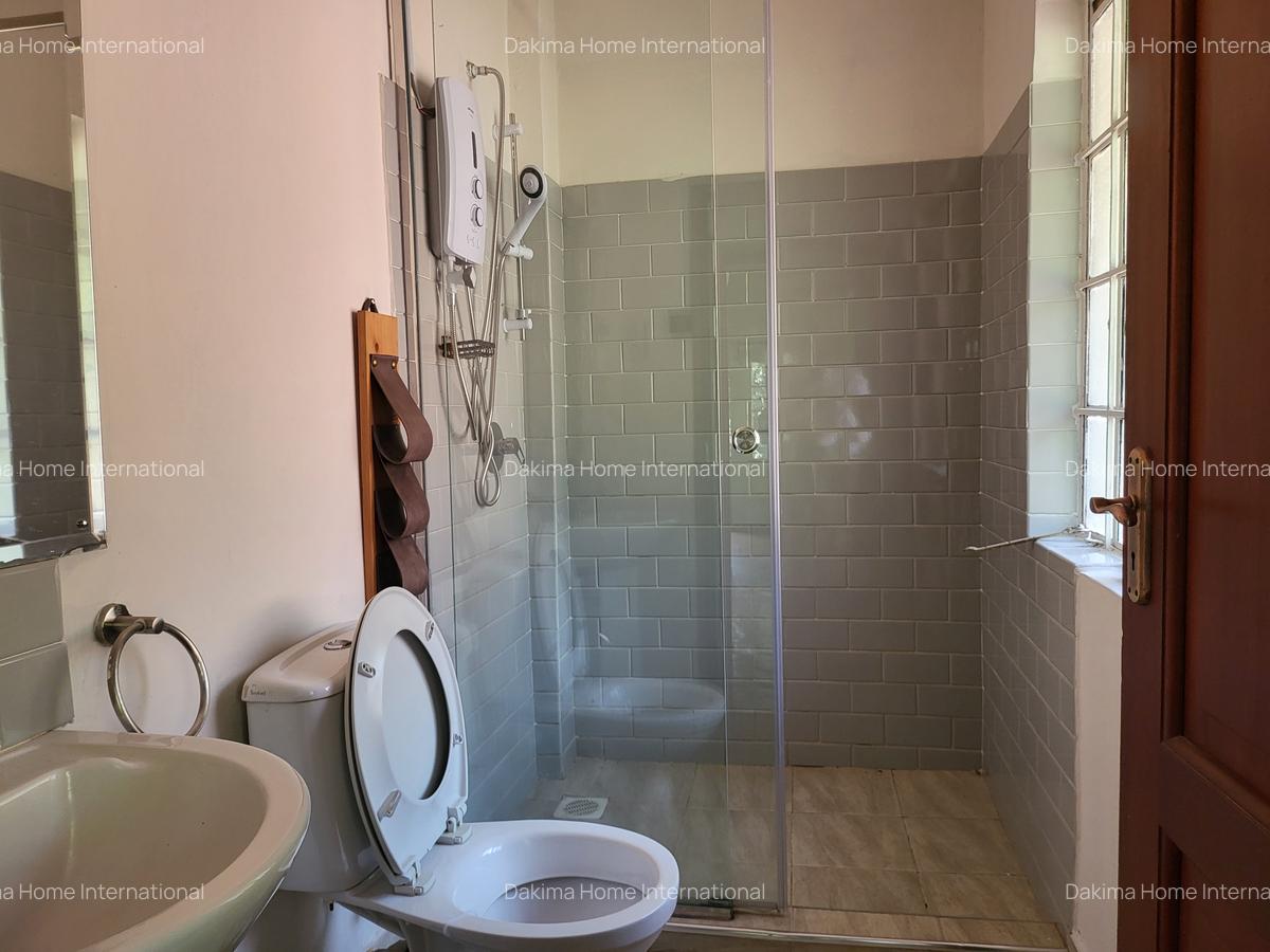5 Bed Townhouse with En Suite in Rosslyn - 14