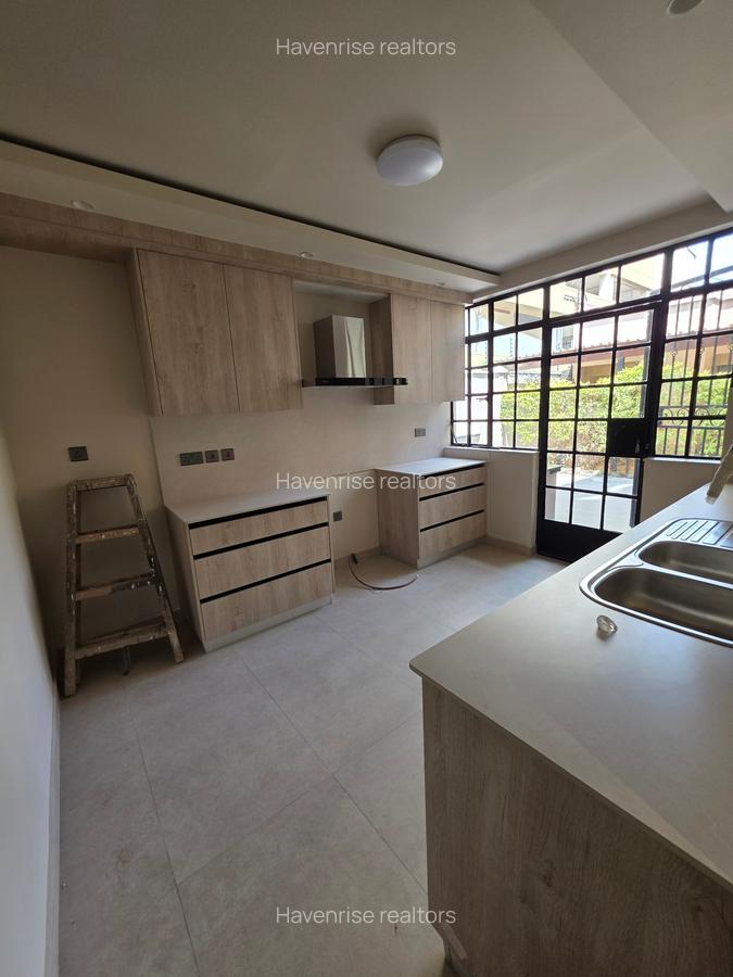 4 Bed Townhouse with En Suite at Westlands - 6