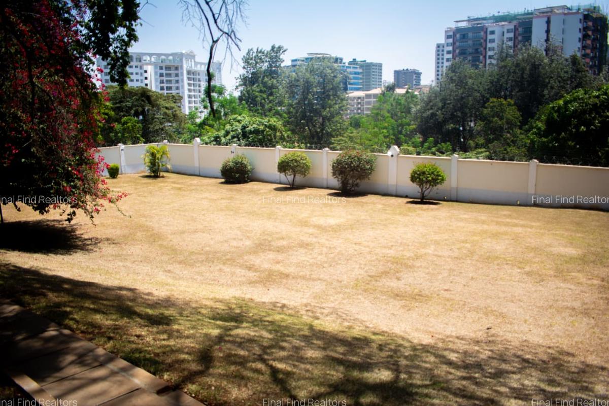 Furnished 3 Bed Apartment with Swimming Pool in Muthaiga - 12