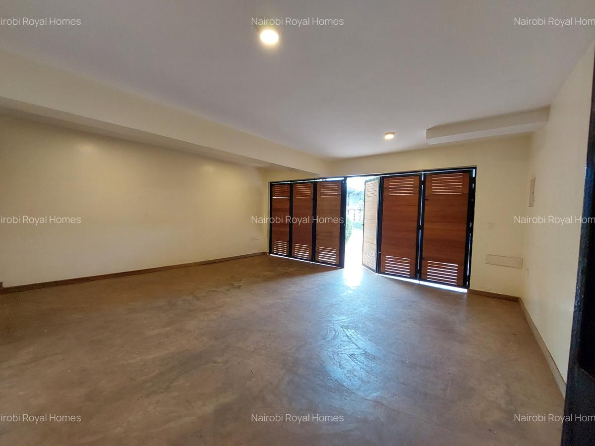 5 Bed Townhouse with En Suite at Runda Mumwe - 16