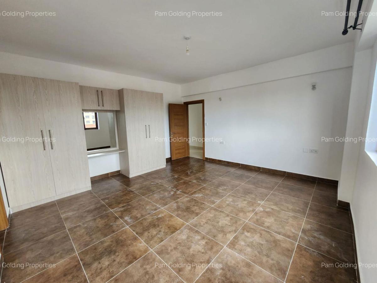 4 Bed Apartment with En Suite in Rhapta Road - 5