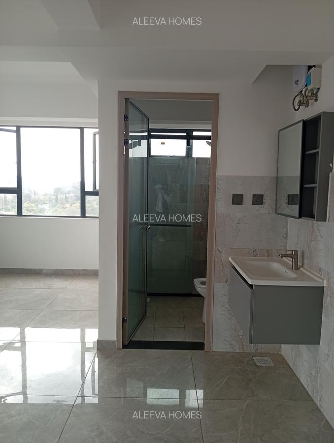2 Bed Apartment with En Suite in Lavington - 15