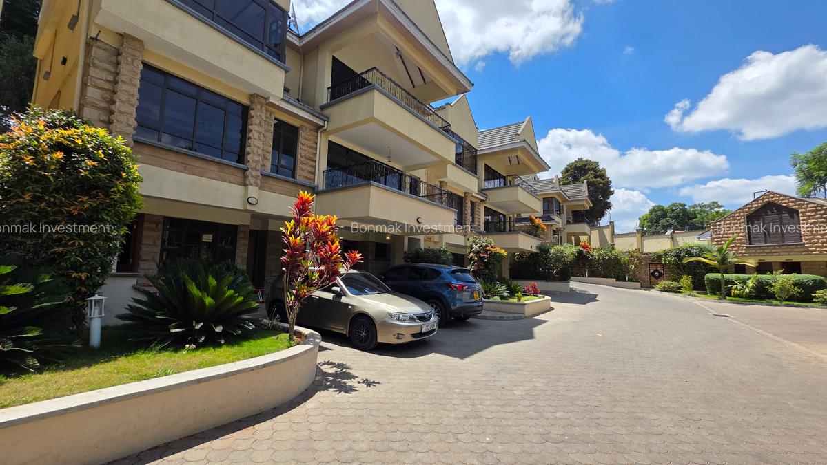 5 Bed Townhouse with En Suite at Lavington Green - 2