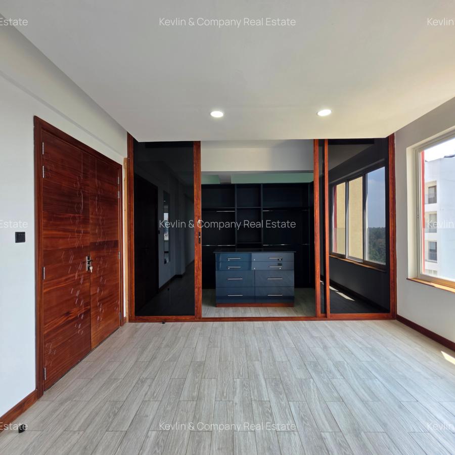 4 Bed Apartment with En Suite in General Mathenge - 17