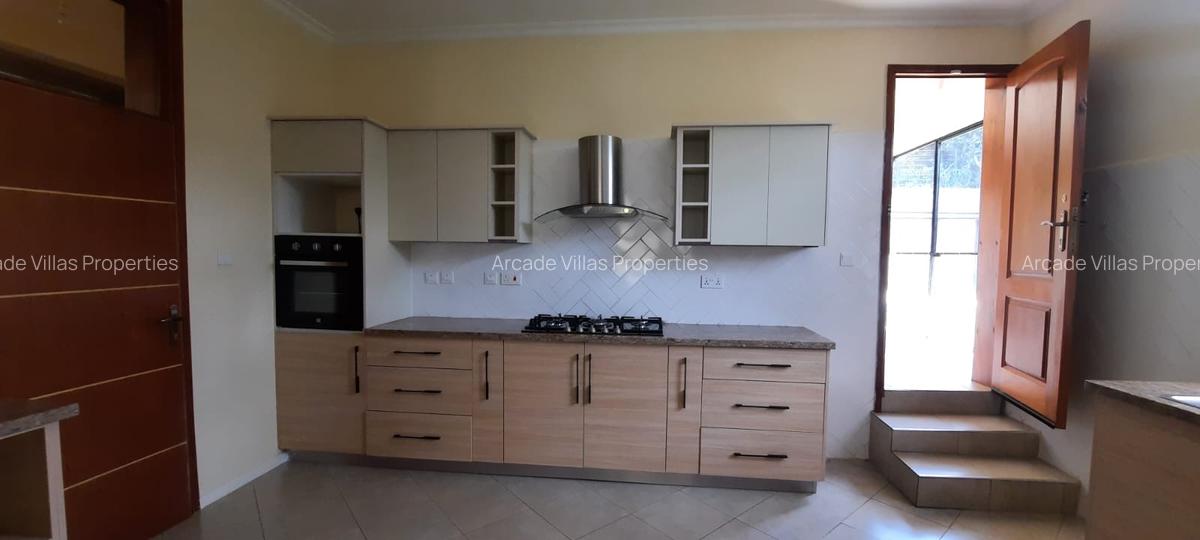 5 Bed Townhouse with En Suite in Lavington - 5