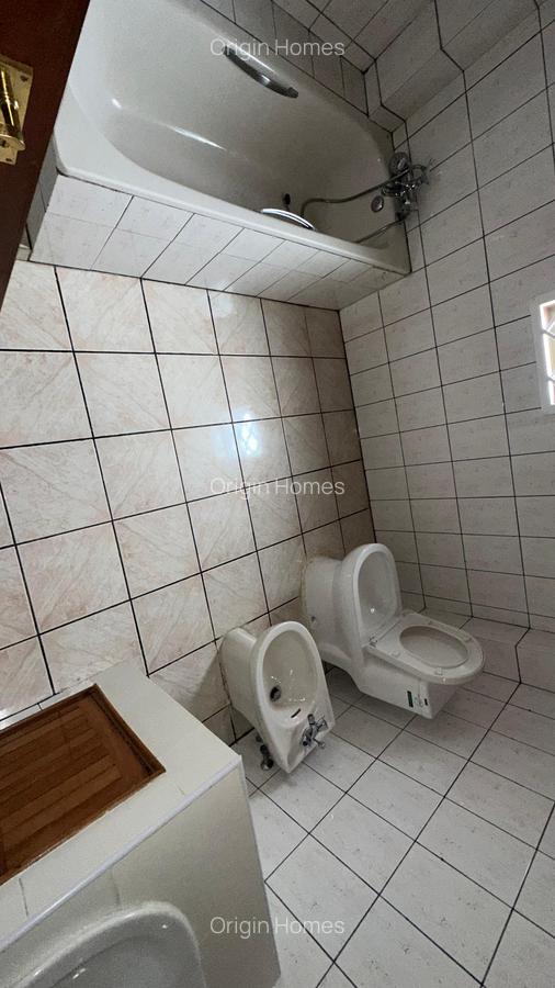 4 Bed House with En Suite at Valley Arcade - 11