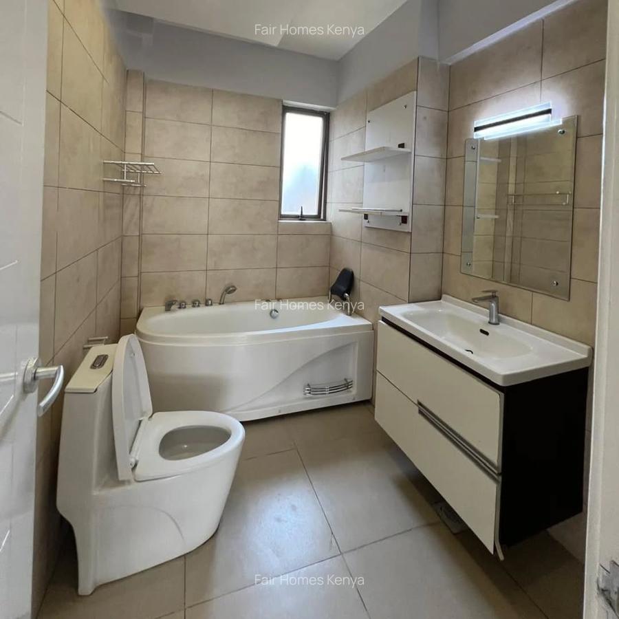 4 Bed Apartment with En Suite at Hatheru Road - 17