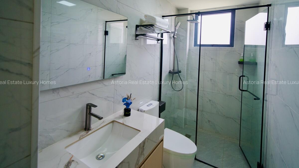 3 Bed Apartment with En Suite at 2026-424 - 9