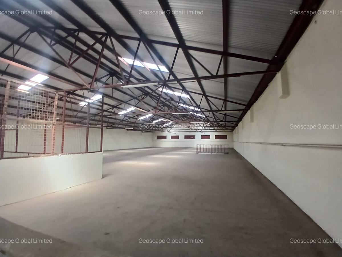 28,000 ft² Warehouse with Fibre Internet in Industrial Area - 5