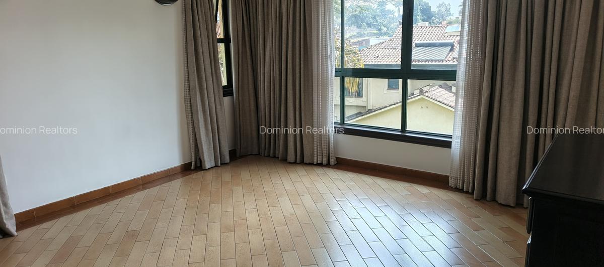 4 Bed Townhouse with En Suite in Westlands Area - 9