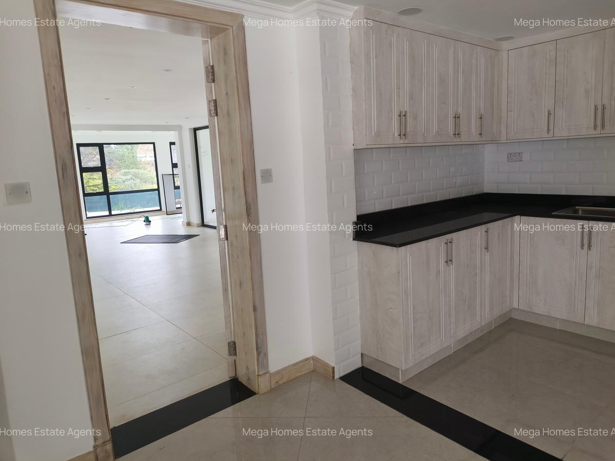 7 Bed House with En Suite in Runda - 8