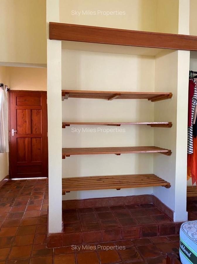 6 Bed Villa with En Suite at Posta Mtwapa - 11