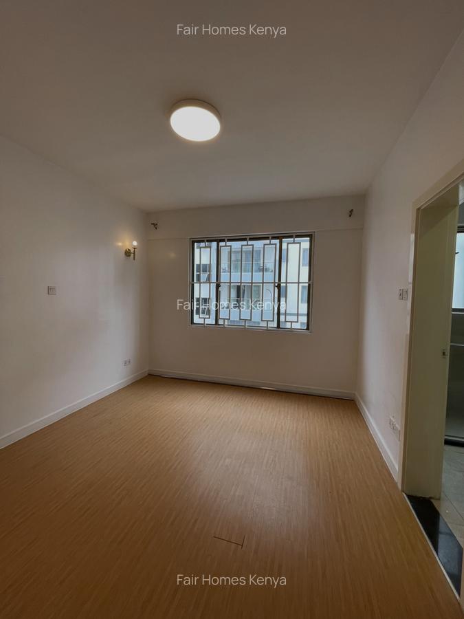 4 Bed Apartment with En Suite at Hatheru Road - 8