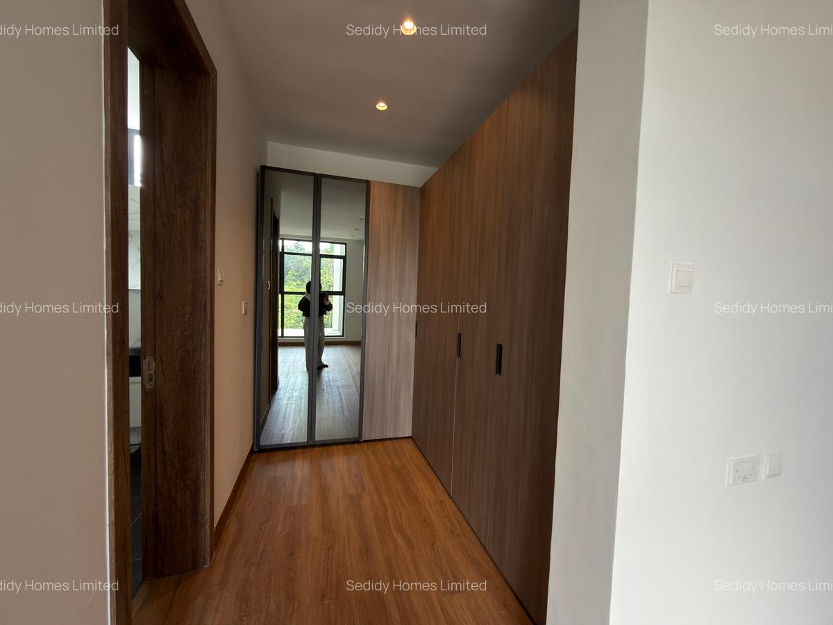 5 Bed Villa with En Suite in Nyari - 7