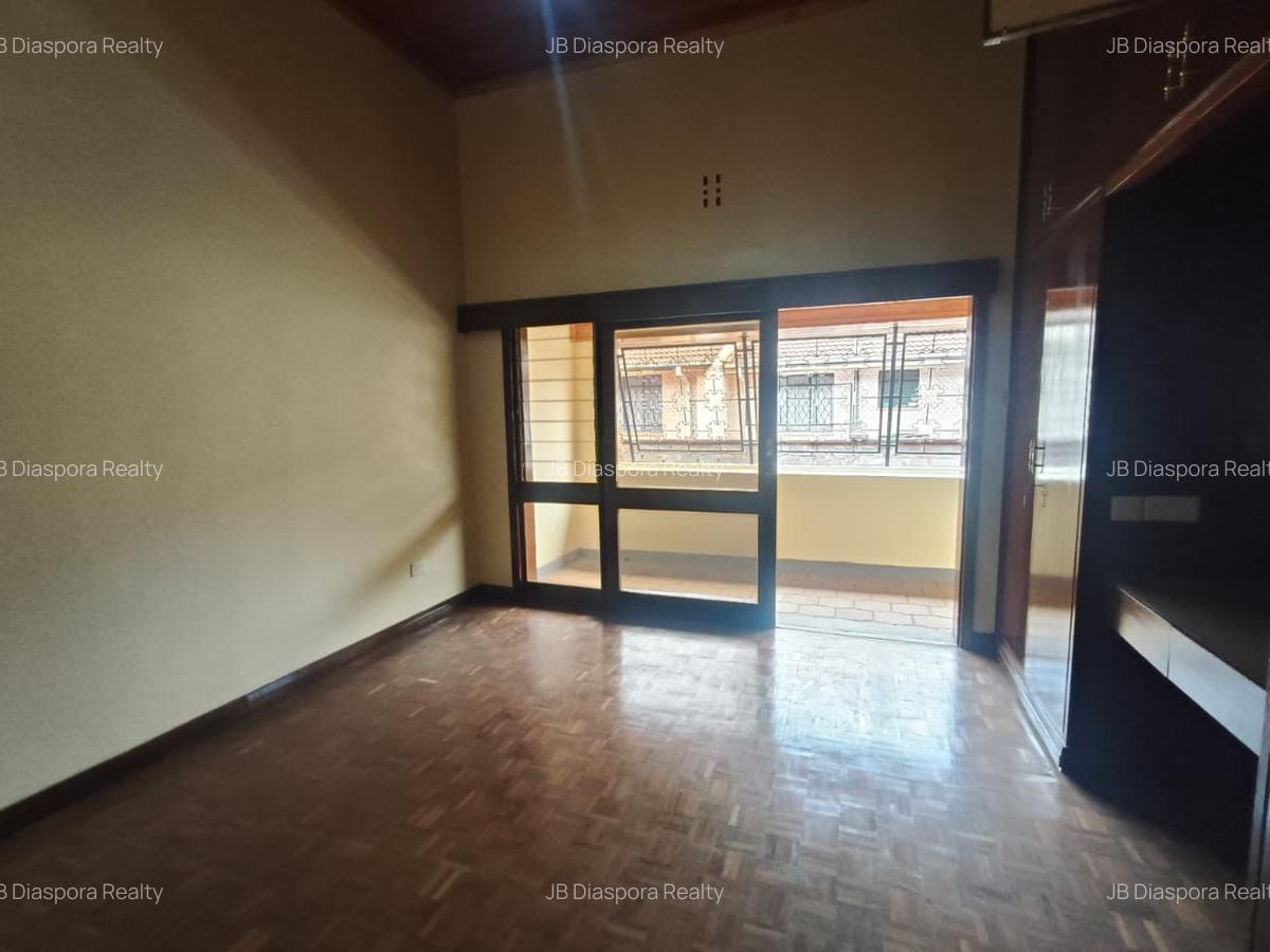 5 Bed Apartment with Staff Quarters at 2Nd Parklands - 5
