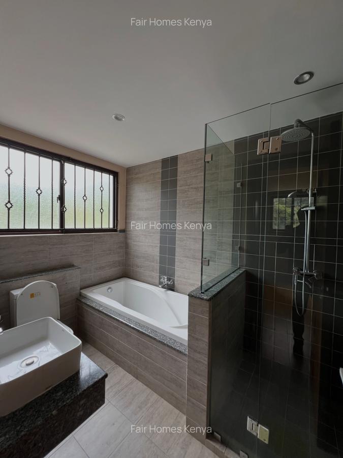 4 Bed Townhouse with En Suite at Lavington Green - 15