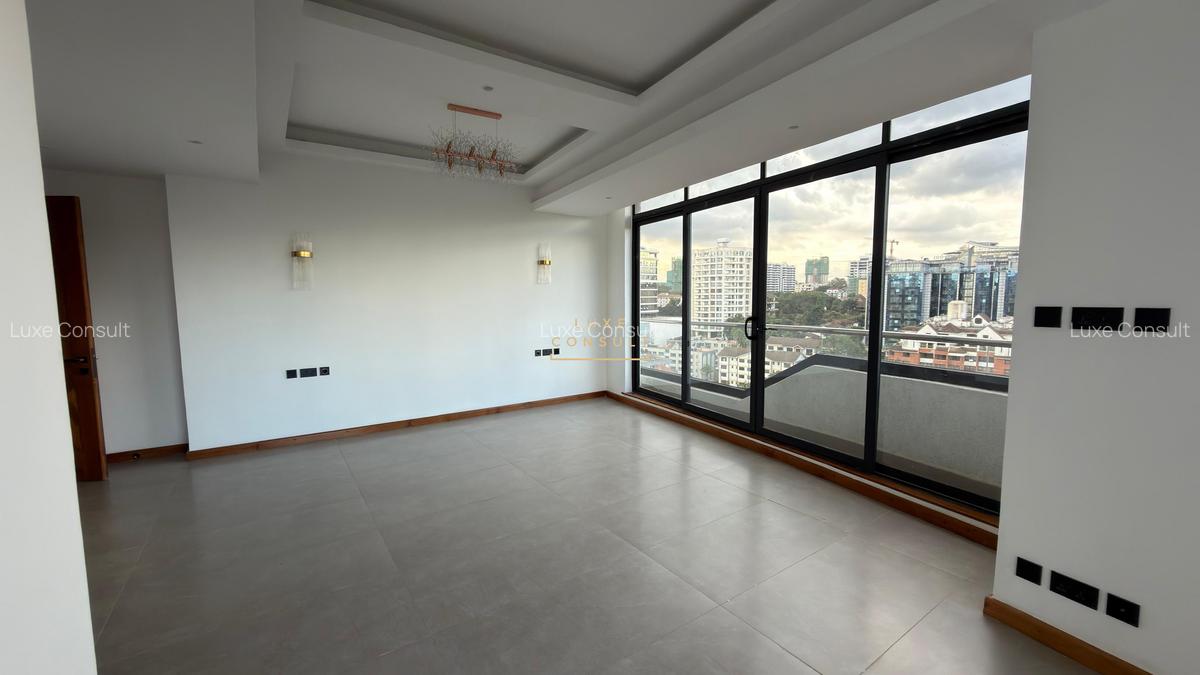 3 Bed Apartment with En Suite in Riverside - 6