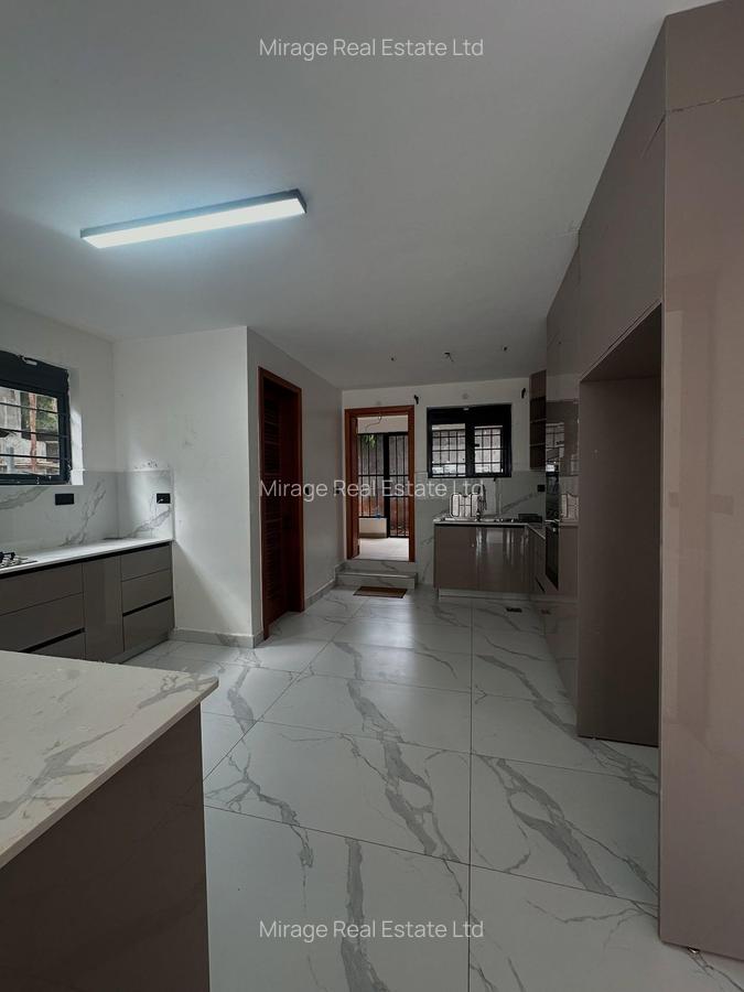 6 Bed Townhouse with En Suite in Uthiru - 18
