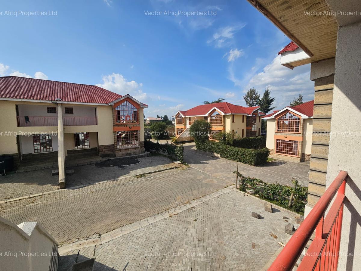 4 Bed Townhouse with Garden in Kitengela - 11