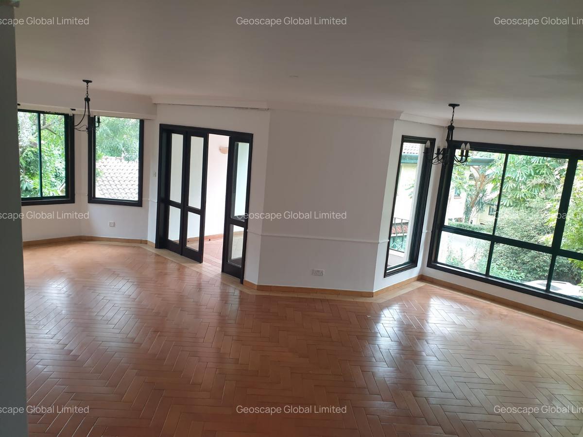 4 Bed House with En Suite in Spring Valley - 4