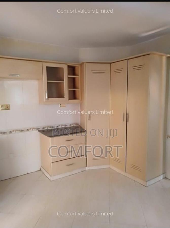 6 Bed Townhouse with En Suite at Statehouse Road - 6