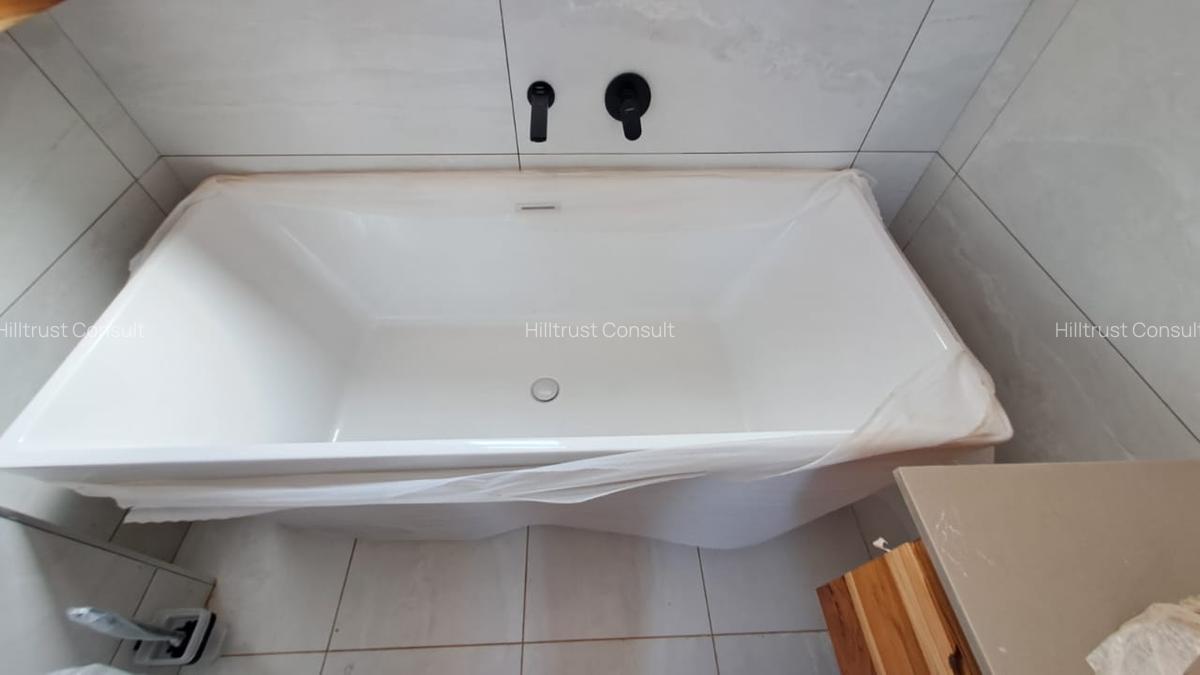 4 Bed House with En Suite in Loresho - 5