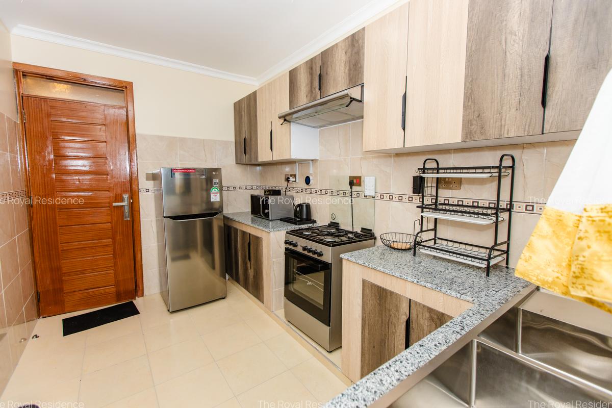 3 Bed Apartment with En Suite at Deliverance Road - 5