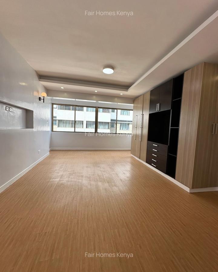 3 Bed Apartment with En Suite at Hatheru Road - 8