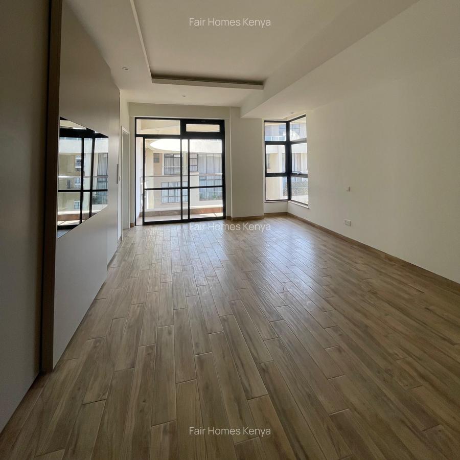 4 Bed Apartment with En Suite at Riverside Drive - 15