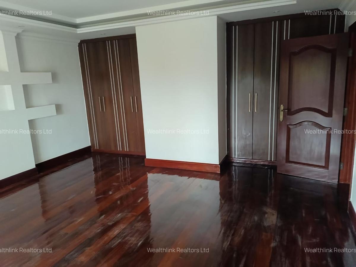 5 Bed House with En Suite at Runda - 2