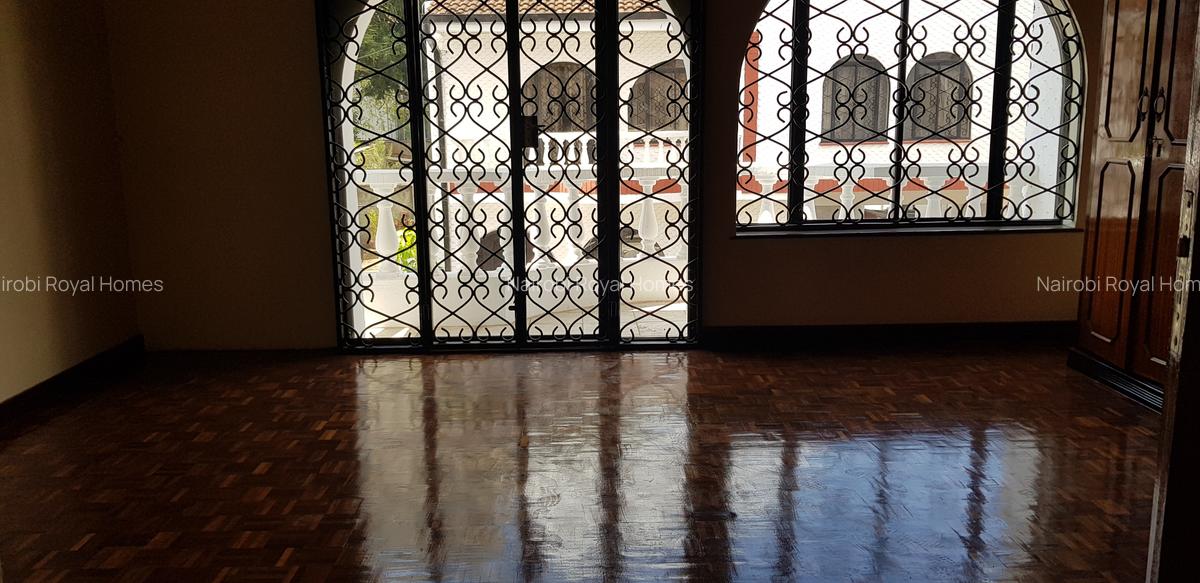 5 Bed Townhouse with En Suite at Yaya Center - 11