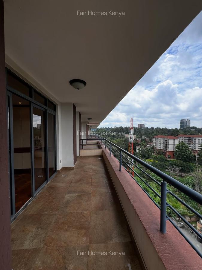 4 Bed Apartment with En Suite at Riverside Drive - 18